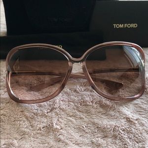 *host pick TOM FORD 😎